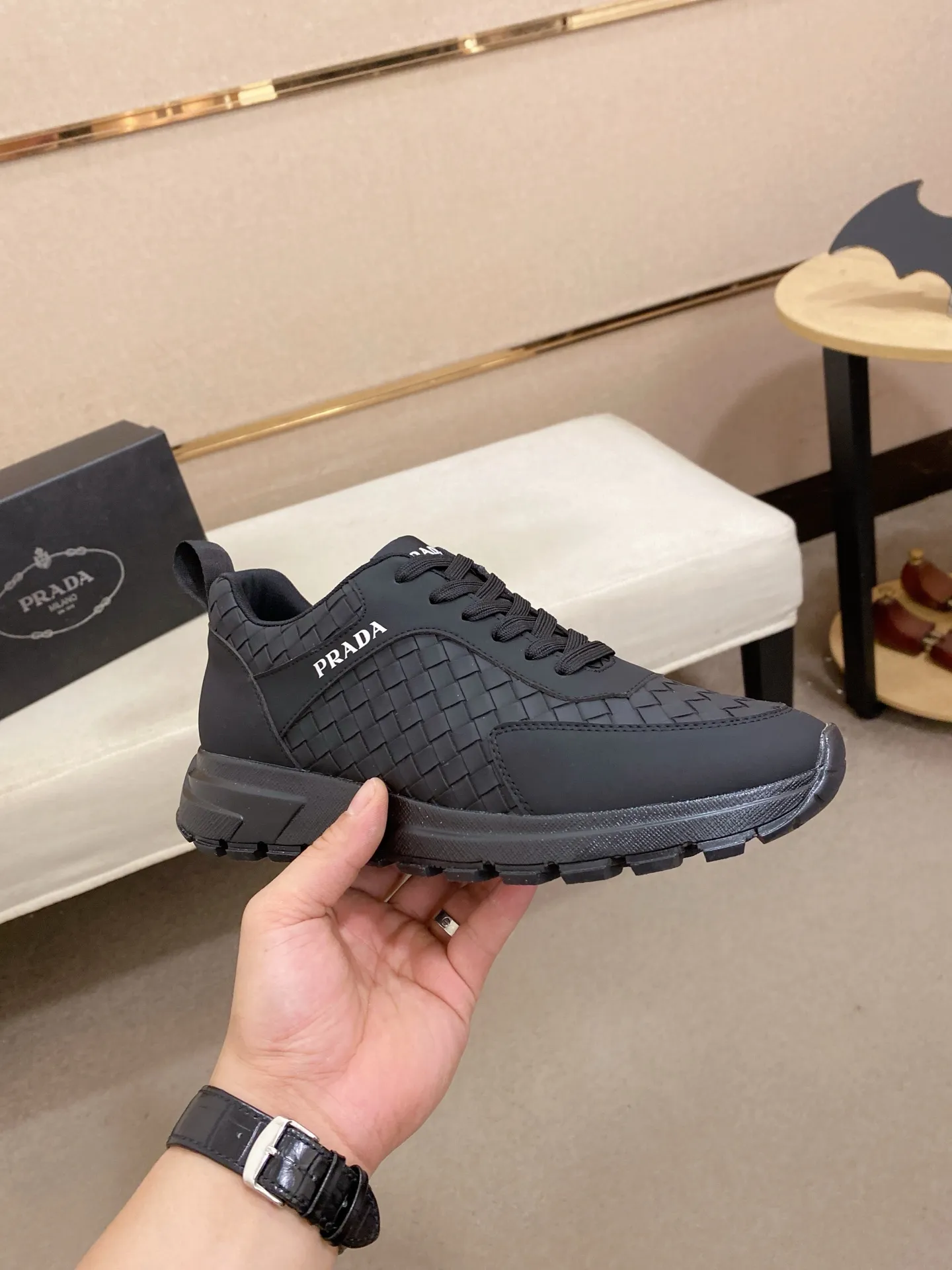 Men's men's shoes💰: 440💰[Prada～Prada] Trendy new styles are on the market. Same style as the official website. Counter quality. Original version. [Strong] [Strong] Imported selected first-layer cowhide. Comfortable and breathable sheepskin lining, fine workmanship, upper layer made of 100% pure cowhide, original last shape, comfortable on the feet, shoe sizes 38 to 44
